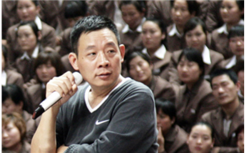 對(duì)于胖東來，黃山巖松這么說……